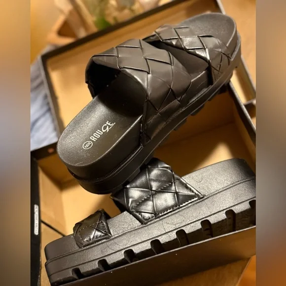 Women’s Black Woven Platform Sandals - Picture 2 of 3